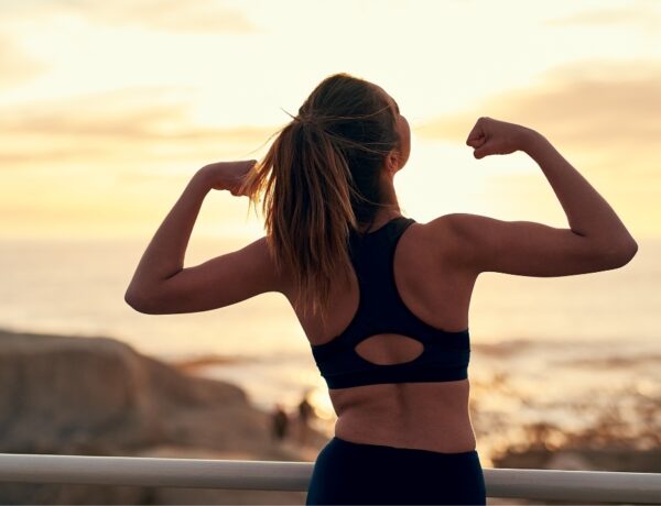 mulher após treino muito bom